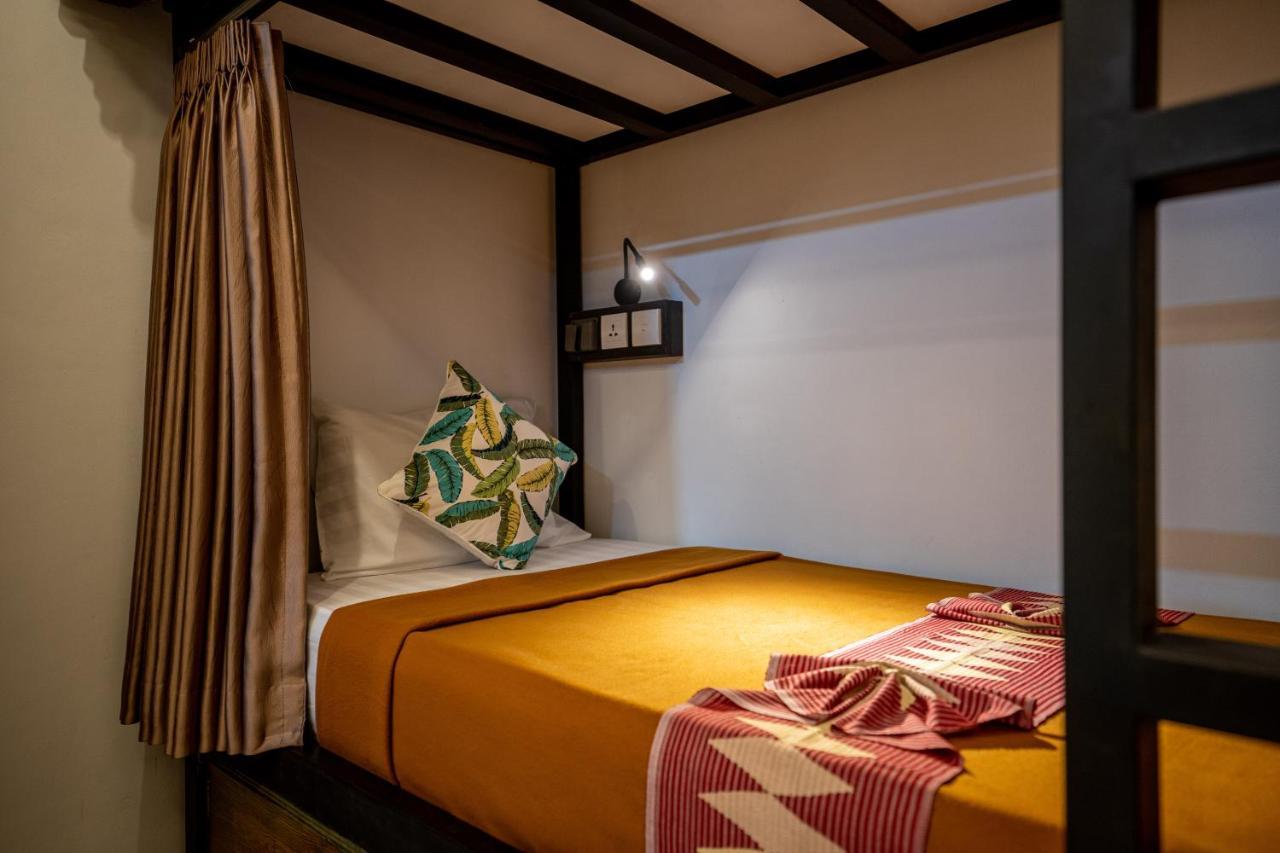 The Moon Hostel Batununggul Kültér fotó