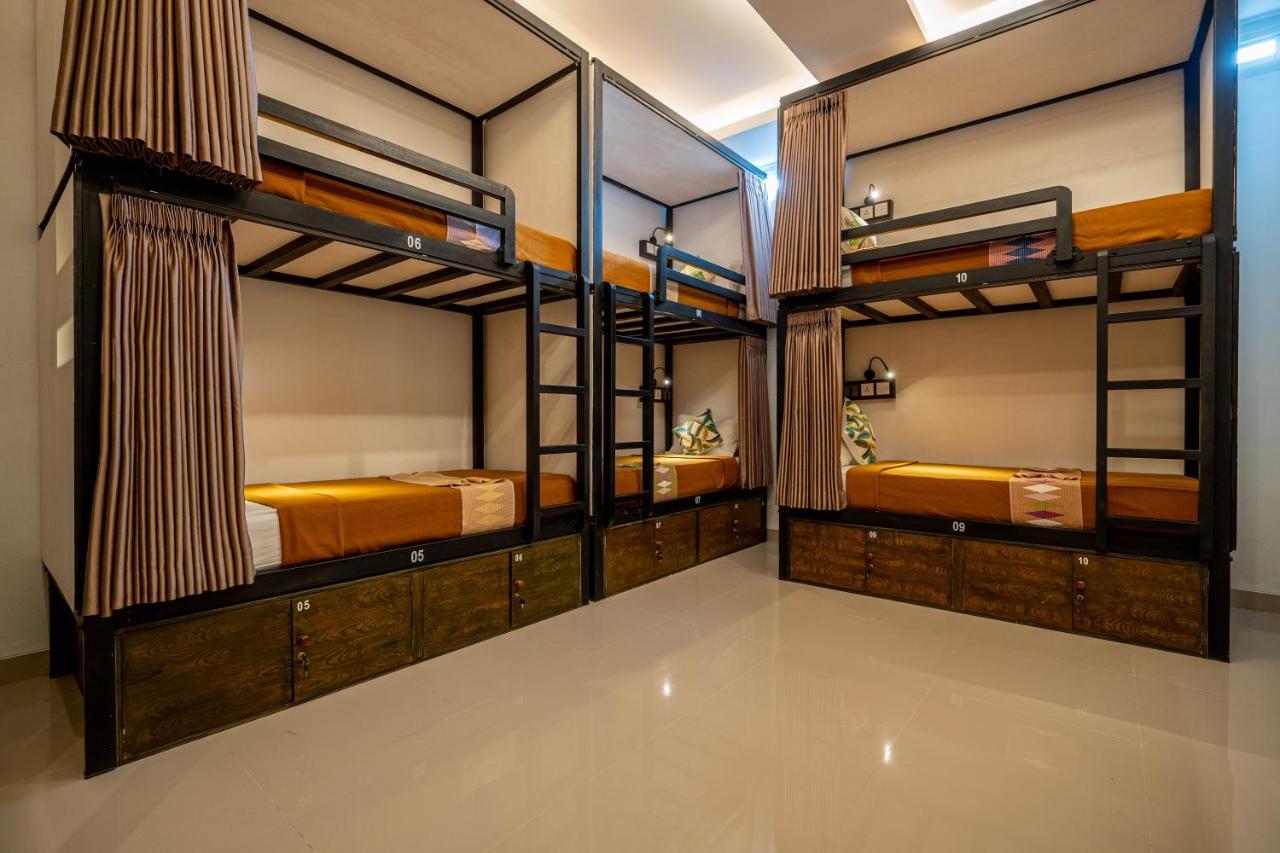 The Moon Hostel Batununggul Kültér fotó