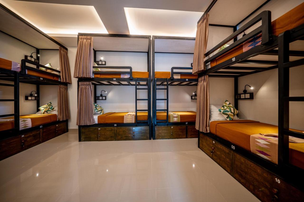 The Moon Hostel Batununggul Kültér fotó